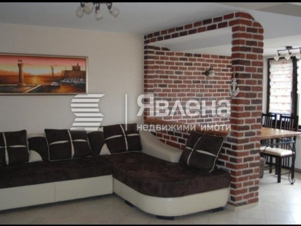 Дава се под наем Тристаен апартамент в Бургас, Възраждане - 97 кв.м за 767 € - Снимка #1