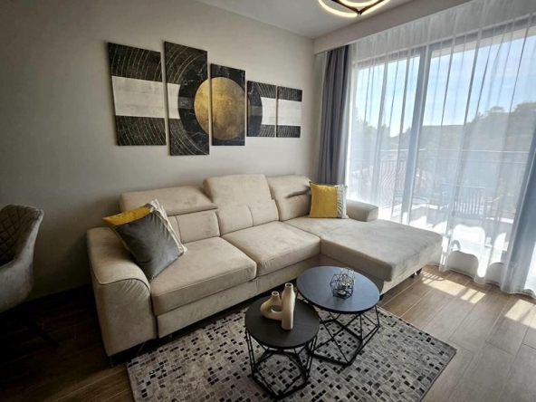 Дава се под наем Двустаен апартамент в Пловдив, Център - 72 кв.м за 800 € - Снимка #1