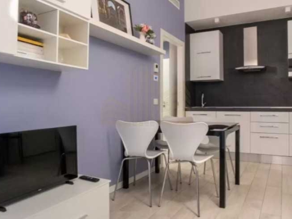 Дава се под наем Двустаен апартамент в Пловдив, Център - 60 кв.м за 348.84 € - Снимка #1