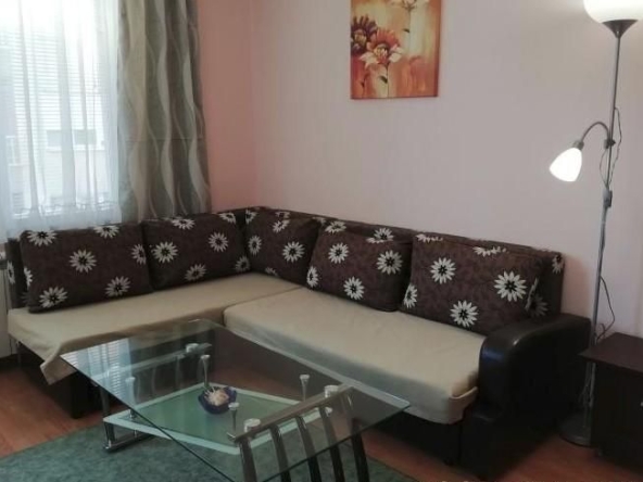 Дава се под наем Двустаен апартамент в София, Център - 53 кв.м за 545 € - Снимка #1