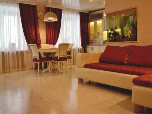 Дава се под наем Двустаен апартамент в Пловдив, Южен - 65 кв.м за 280.5 € - Снимка #1