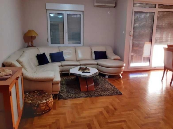 Дава се под наем Тристаен апартамент в Пловдив, Кючук Париж - 78 кв.м за 209.1 € - Снимка #1