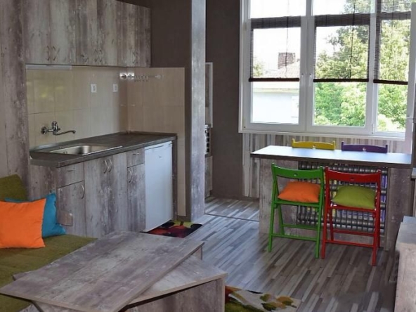 Дава се под наем Тристаен апартамент в Пловдив, Кършияка - 68 кв.м за 460 € - Снимка #1