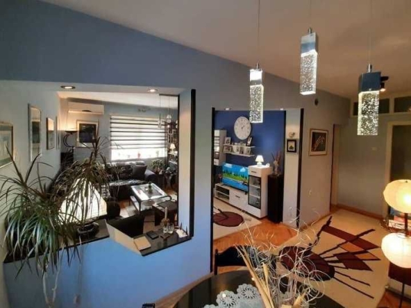 Дава се под наем Тристаен апартамент в Пловдив, Старият град - 90 кв.м за 255 € - Снимка #1