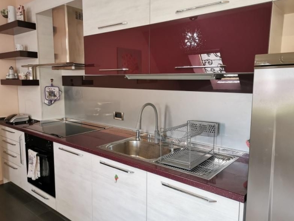 Дава се под наем Тристаен апартамент в Пловдив, Кършияка - 70 кв.м за 650 € - Снимка #1