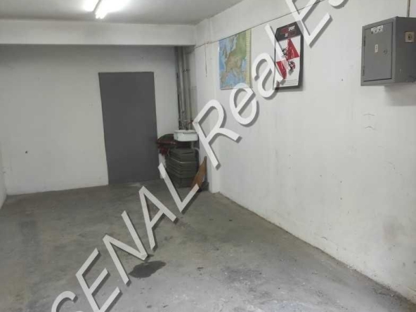Дава се под наем Гараж / Паркомясто в София, Борово - 22 кв.м за 149.43 € - Снимка #1