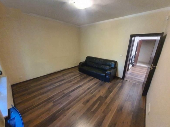 Дава се под наем Етаж от къща в София, Лозенец - 80 кв.м за 800 € - Снимка #1