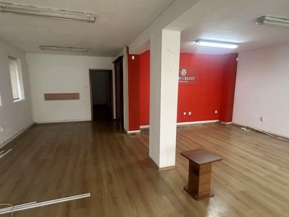 Дава се под наем Офис в Бургас, Възраждане - 100 кв.м за 765 € - Снимка #1