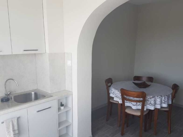 Дава се под наем Двустаен апартамент в Пловдив, Гагарин - 60 кв.м за 278.97 € - Снимка #1