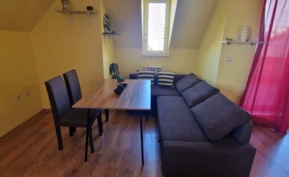 Дава се под наем Двустаен апартамент в София, Център - 75 кв.м за 597.21 € - Снимка #1