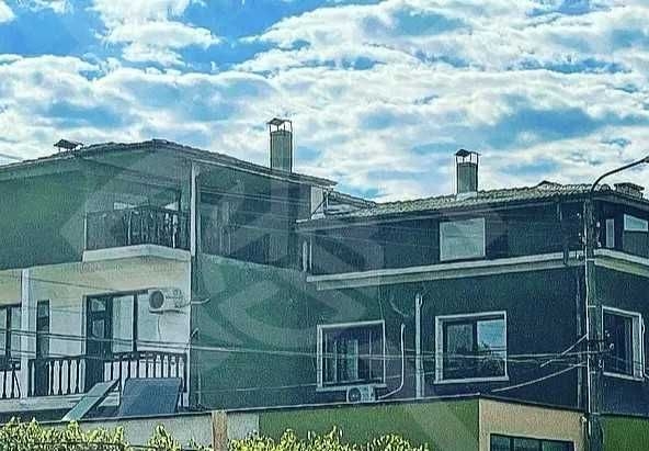 Къща в Хисаря - 400 кв.м за 875 €/кв.м - Снимка #1