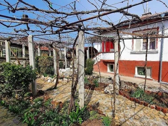 Къща в с. Ябълково, Област Хасково - 79 кв.м за 187 €/кв.м - Снимка #1