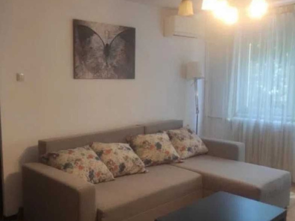 Дава се под наем Тристаен апартамент в Пловдив, Център - 76 кв.м за 224.4 € - Снимка #1