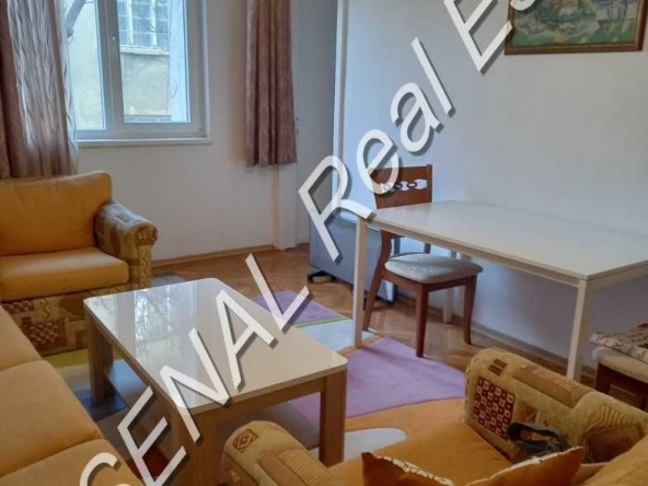 Дава се под наем Тристаен апартамент в София, Център - 120 кв.м за 750 € - Снимка #1