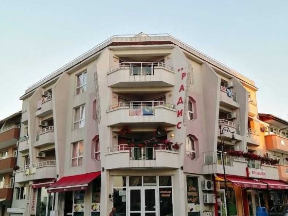 Дава се под наем Заведение в Китен - 100 кв.м за 9180 € - Снимка #1