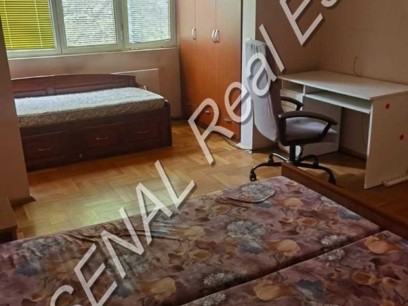 Дава се под наем Двустаен апартамент в София, Бъкстон - 69 кв.м за 400 € - Снимка #1