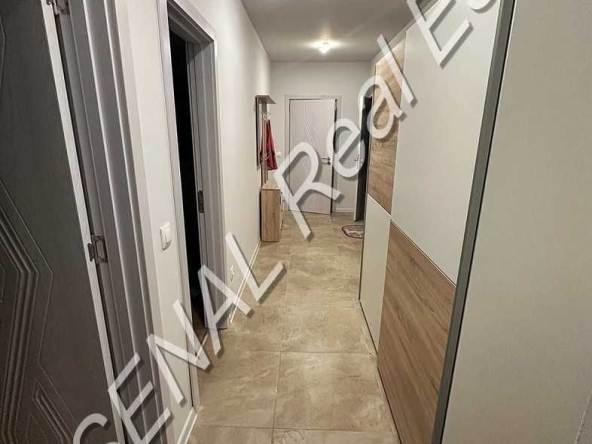 Дава се под наем Тристаен апартамент в София, Център - 100 кв.м за 747.66 € - Снимка #1