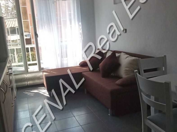 Дава се под наем Тристаен апартамент в София, Център - 85 кв.м за 598.23 € - Снимка #1