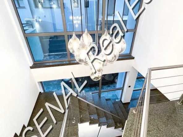 Офис в София, Лозенец - 303 кв.м за 2443 €/кв.м - Снимка #1