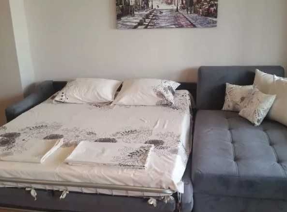 Дава се под наем Двустаен апартамент в Бургас, Лазур - 50 кв.м за 350 € - Снимка #1