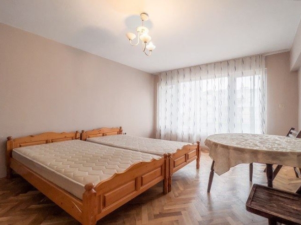 Тристаен апартамент в Варна, Лятно кино Тракия - 80 кв.м за 2063 €/кв.м - Снимка #1