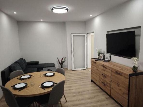 Дава се под наем Тристаен апартамент в Варна, Лятно кино Тракия - 70 кв.м за 698.19 € - Снимка #1