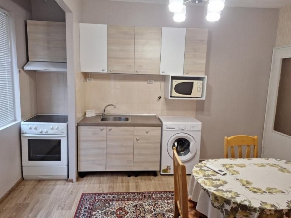 Дава се под наем Тристаен апартамент в Пловдив, Южен - 80 кв.м за 350 € - Снимка #1
