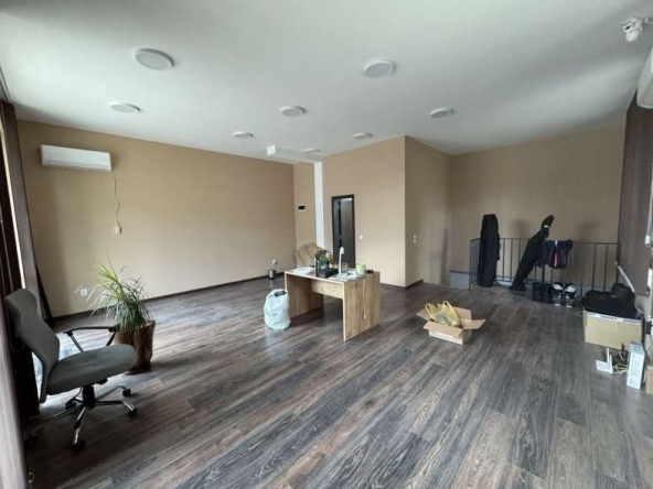 Дава се под наем Магазин в Варна, Виница - 113 кв.м за 448.8 € - Снимка #1