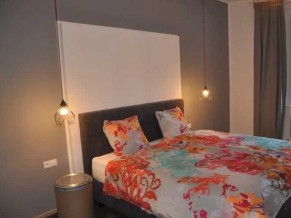 Дава се под наем Едностаен апартамент в Пловдив, Въстанически - 56 кв.м за 150 € - Снимка #1