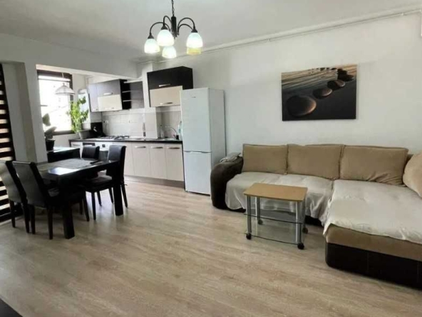 Дава се под наем Тристаен апартамент в Пловдив, Център - 90 кв.м за 331.5 € - Снимка #1