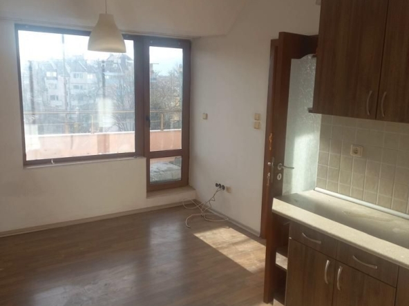 Дава се под наем Двустаен апартамент в Пловдив, Съдийски - 77 кв.м за 250 € - Снимка #1