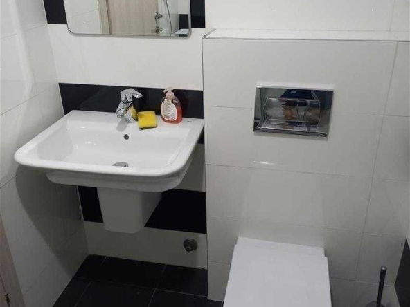 Дава се под наем Двустаен апартамент в Бургас, Лазур - 63 кв.м за 178.5 € - Снимка #1