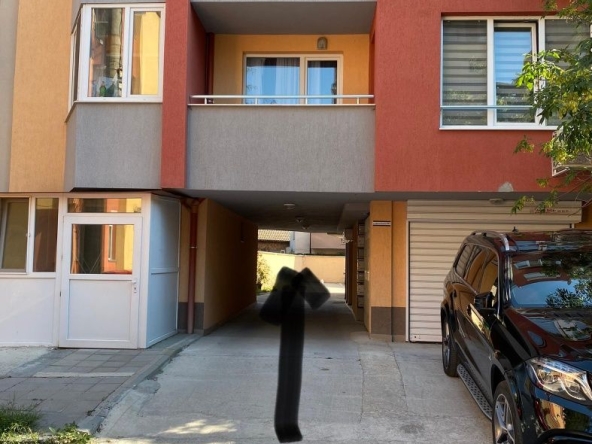 Гараж / Паркомясто в Пловдив, Старият град - 22 кв.м за 2091 €/кв.м - Снимка #1