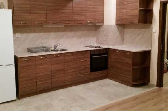 Дава се под наем Тристаен апартамент в Бургас, Меден рудник - зона А - 100 кв.м за 175 € - Снимка #1