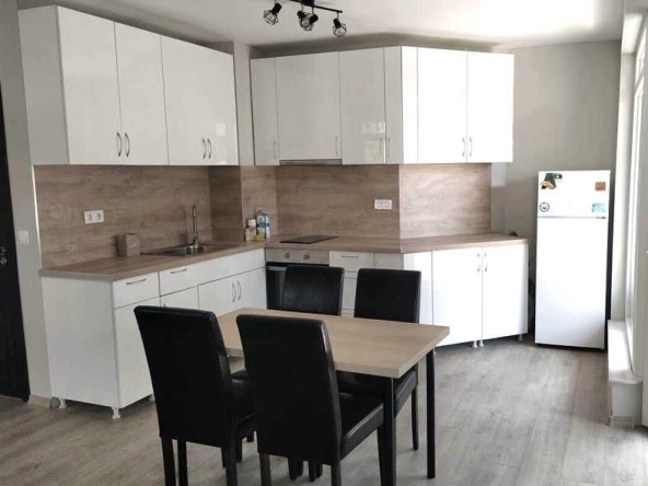 Дава се под наем Двустаен апартамент в Пловдив, Център - 70 кв.м за 325 € - Снимка #1