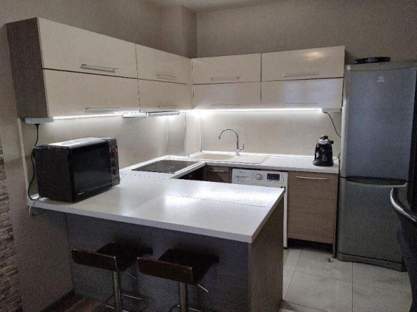 Дава се под наем Двустаен апартамент в Варна, Възраждане 1 - 55 кв.м за 425 € - Снимка #1