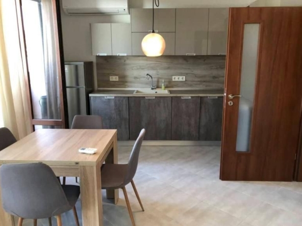 Дава се под наем Тристаен апартамент в Пловдив, Съдийски - 103 кв.м за 600 € - Снимка #1