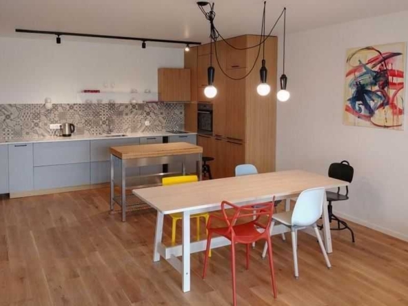 Тристаен апартамент в София, Студентски град - 108 кв.м за 1658 €/кв.м - Снимка #1