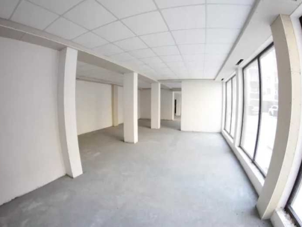 Магазин в Пловдив, Южен - 690 кв.м за 493 €/кв.м - Снимка #1