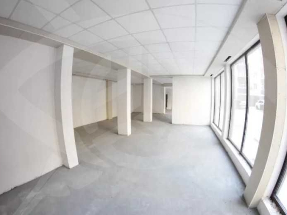 Магазин в Пловдив, Южен - 690 кв.м за 251 €/кв.м - Снимка #1