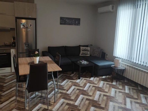 Дава се под наем Двустаен апартамент в София, Витоша - 76 кв.м за 408 € - Снимка #1