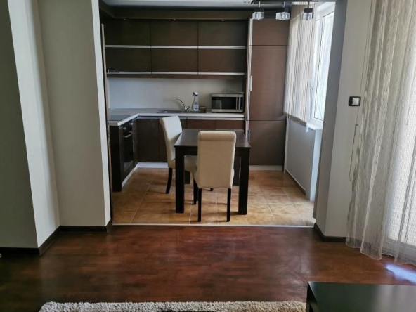 Дава се под наем Тристаен апартамент в Пловдив, Южен - 95 кв.м за 550 € - Снимка #1