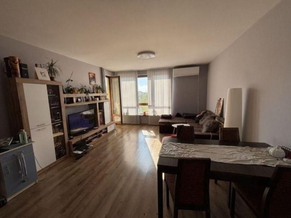 Дава се под наем Двустаен апартамент в Варна, Владислав Варненчик - 68 кв.м за 434 € - Снимка #1