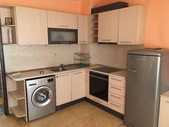 Дава се под наем Двустаен апартамент в Варна, Колхозен пазар - 50 кв.м за 300 € - Снимка #1