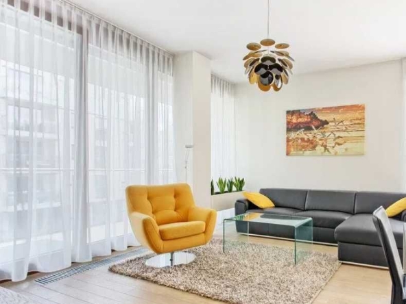 Дава се под наем Тристаен апартамент в Пловдив, Мараша - 90 кв.м за 357 € - Снимка #1