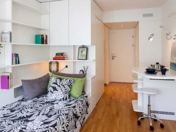 Дава се под наем Тристаен апартамент в Пловдив, Център - 72 кв.м за 188.7 € - Снимка #1