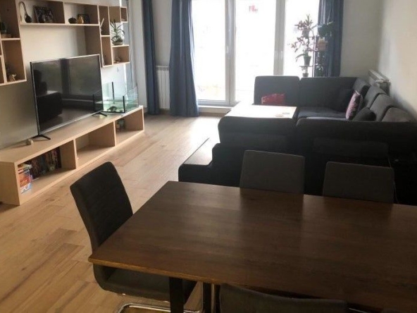 Дава се под наем Тристаен апартамент в София, Стрелбище - 105 кв.м за 637.5 € - Снимка #1