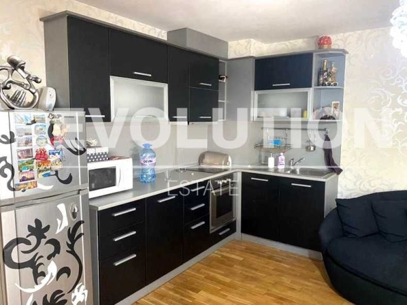 Дава се под наем Двустаен апартамент в Варна, Бриз - 70 кв.м за 348.84 € - Снимка #1