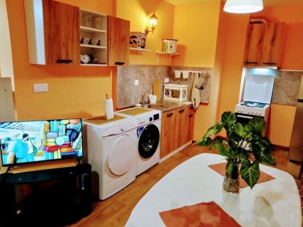 Дава се под наем Едностаен апартамент в Пловдив, Южен - 40 кв.м за 300 € - Снимка #1