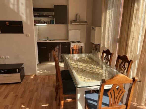 Дава се под наем Четиристаен апартамент в София, Витоша - 130 кв.м за 896.58 € - Снимка #1